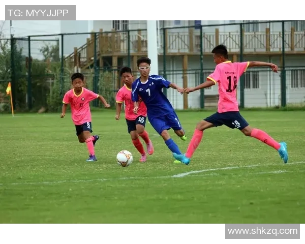 足球明星个人爆燃视频揭秘他们场外的真实生活与激情瞬间 足球明星个人爆燃视频揭秘他们场外的真实生活与激情瞬间